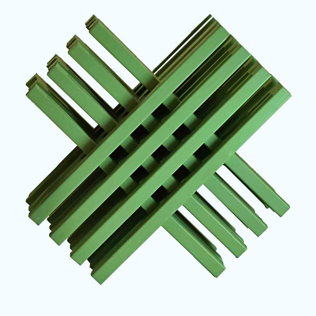 Green Metal Chex Décor Piece